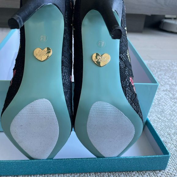 Betsy Johnson Ankle Boots - Picture 13 of 13